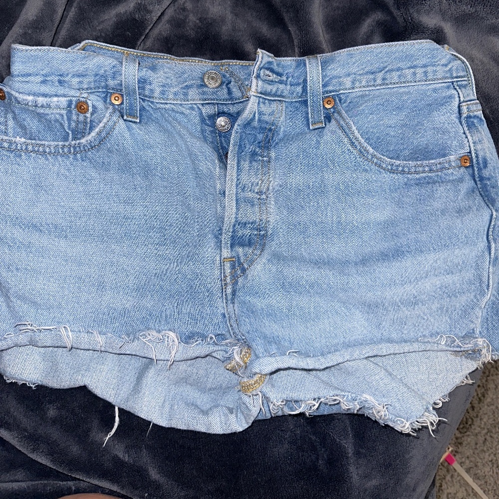 Levi shorts size 29
